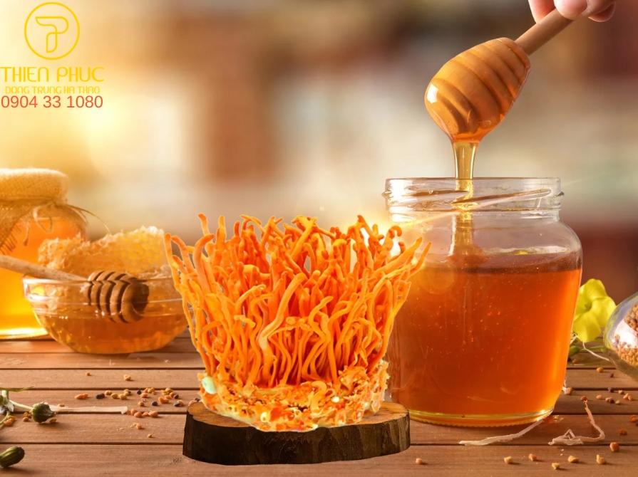 Đông trùng hạ thảo ngâm mật ong làm đẹp da