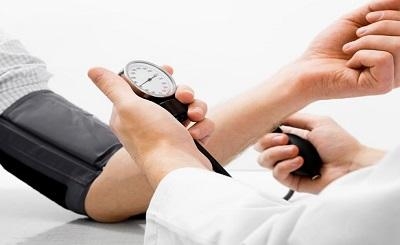 Biểu hiện của cao huyết áp như nhức đầu, chóng mặt và khó thở giúp nhận biết bệnh sớm.