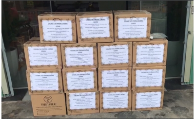 Dược thảo Thiên Phúc tặng quà cho lực lượng y tế Bệnh viện Quận 7 – tri ân và đồng hành cùng y bác sĩ chống dịch